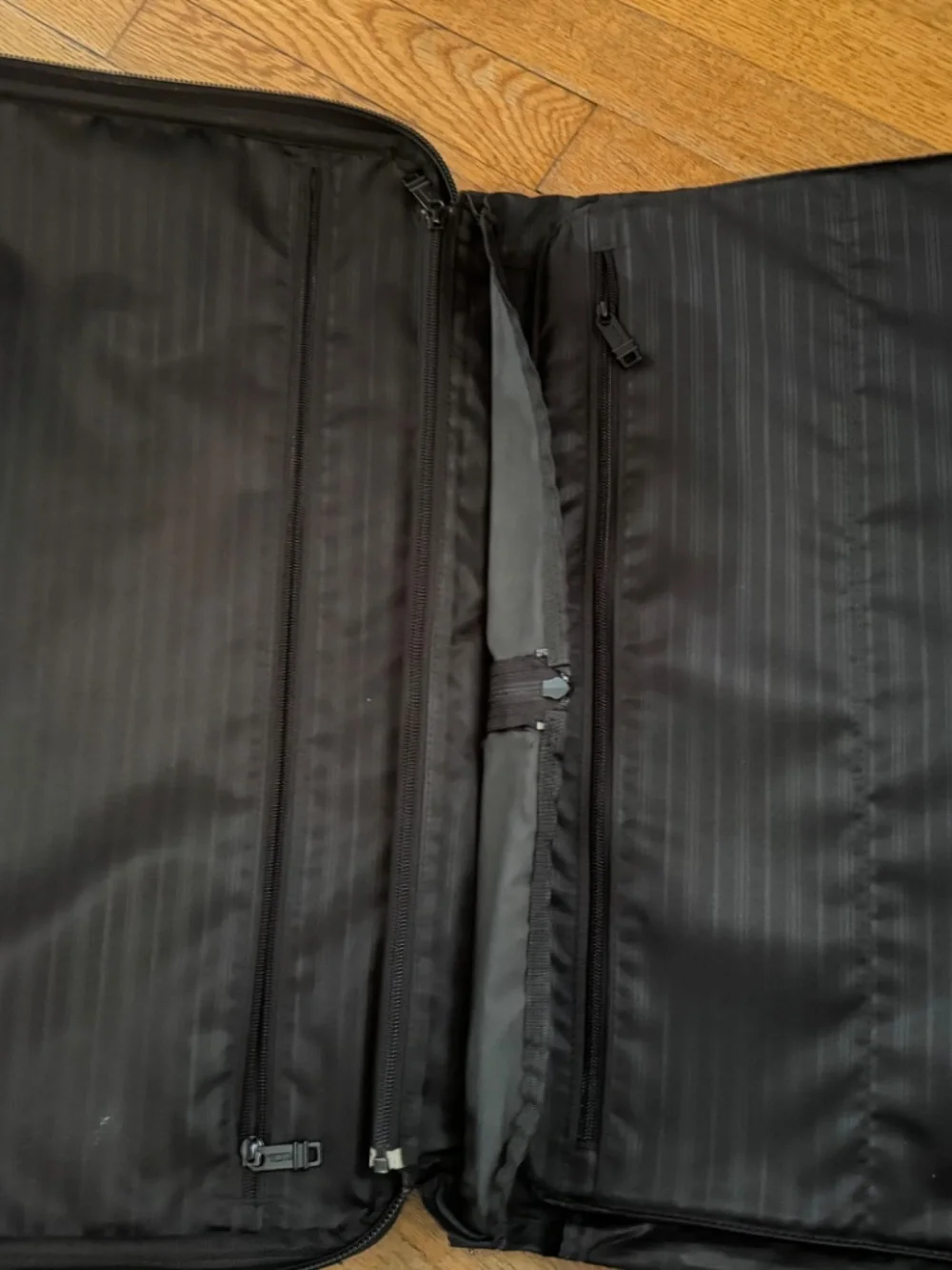 Tumi Alpha 22